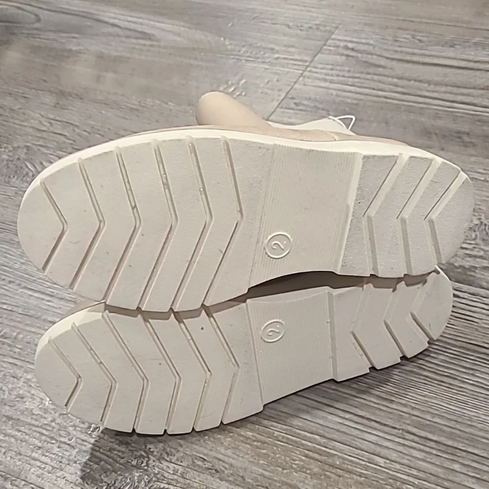 RESTOCKED Art Class Ivory Laurel Chelsea Boots